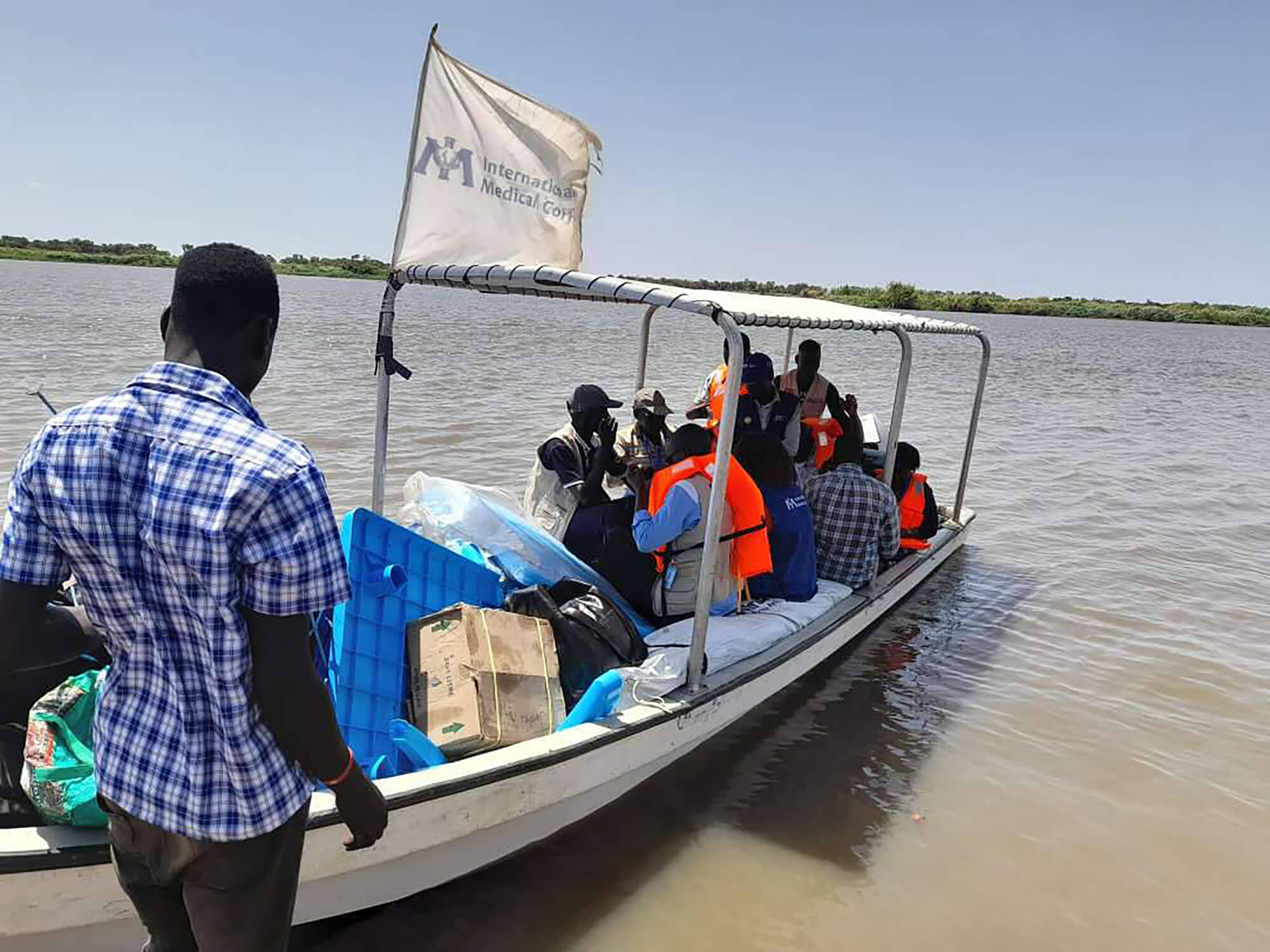 In April, our team traveled by boat from Malakal to Renk to help Sudanese refugees fleeing the conflict and attempting to cross into South Sudan.